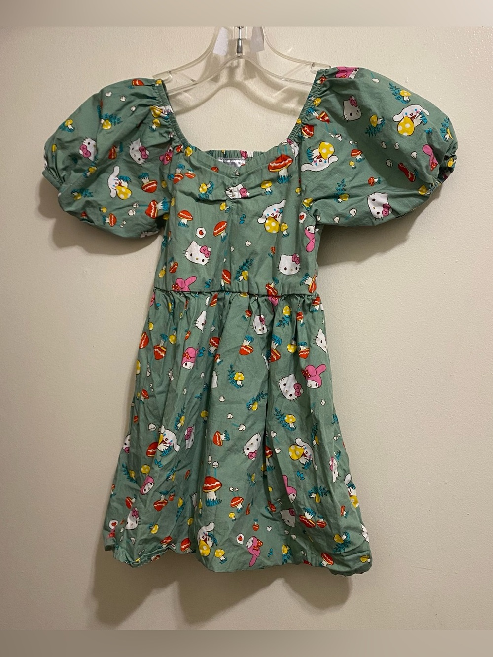 Hello Kitty Girls XS Chest 20” Dress Puff Sleeve Green Allover Character Print